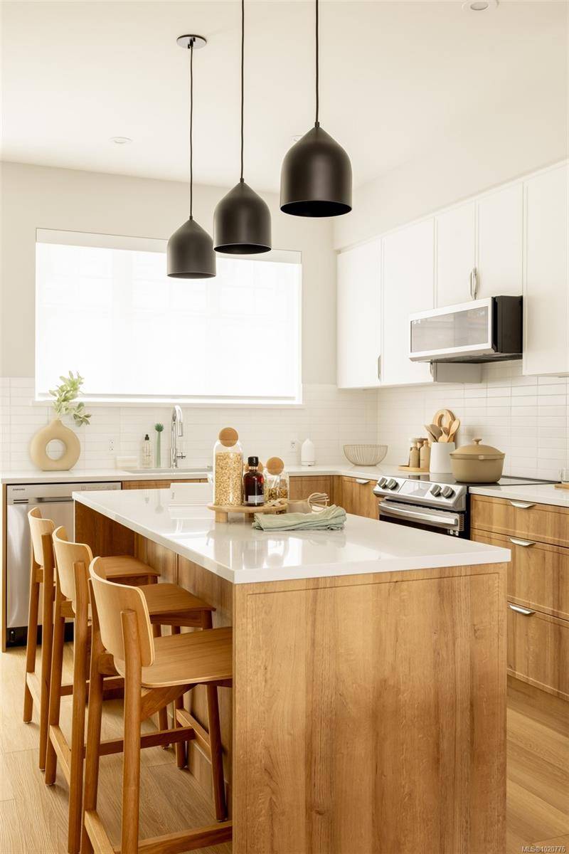 Langford, BC V9B 1Y2,3210 Glendale Pl #101