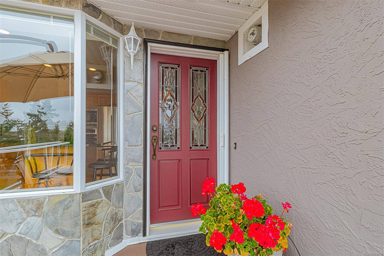 Saanich, BC V8P 3Z1,3572 Cedar Hill Rd