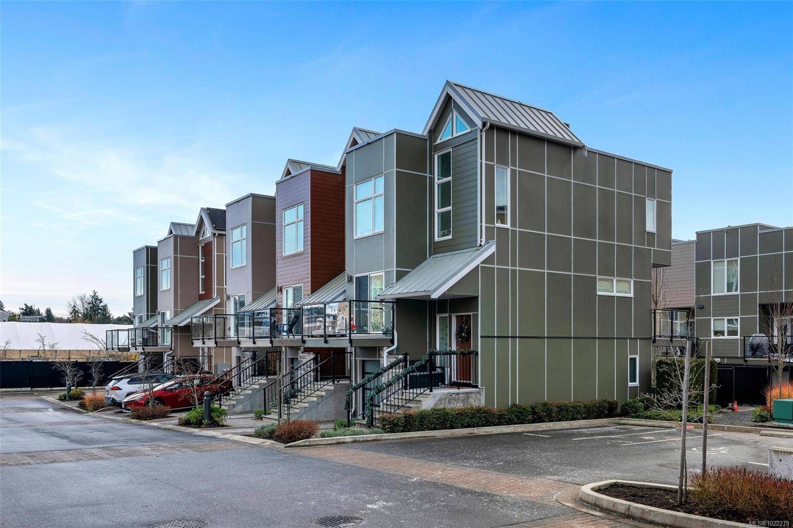 Saanich, BC V8Z 5K8,4355 Viewmont Ave #13