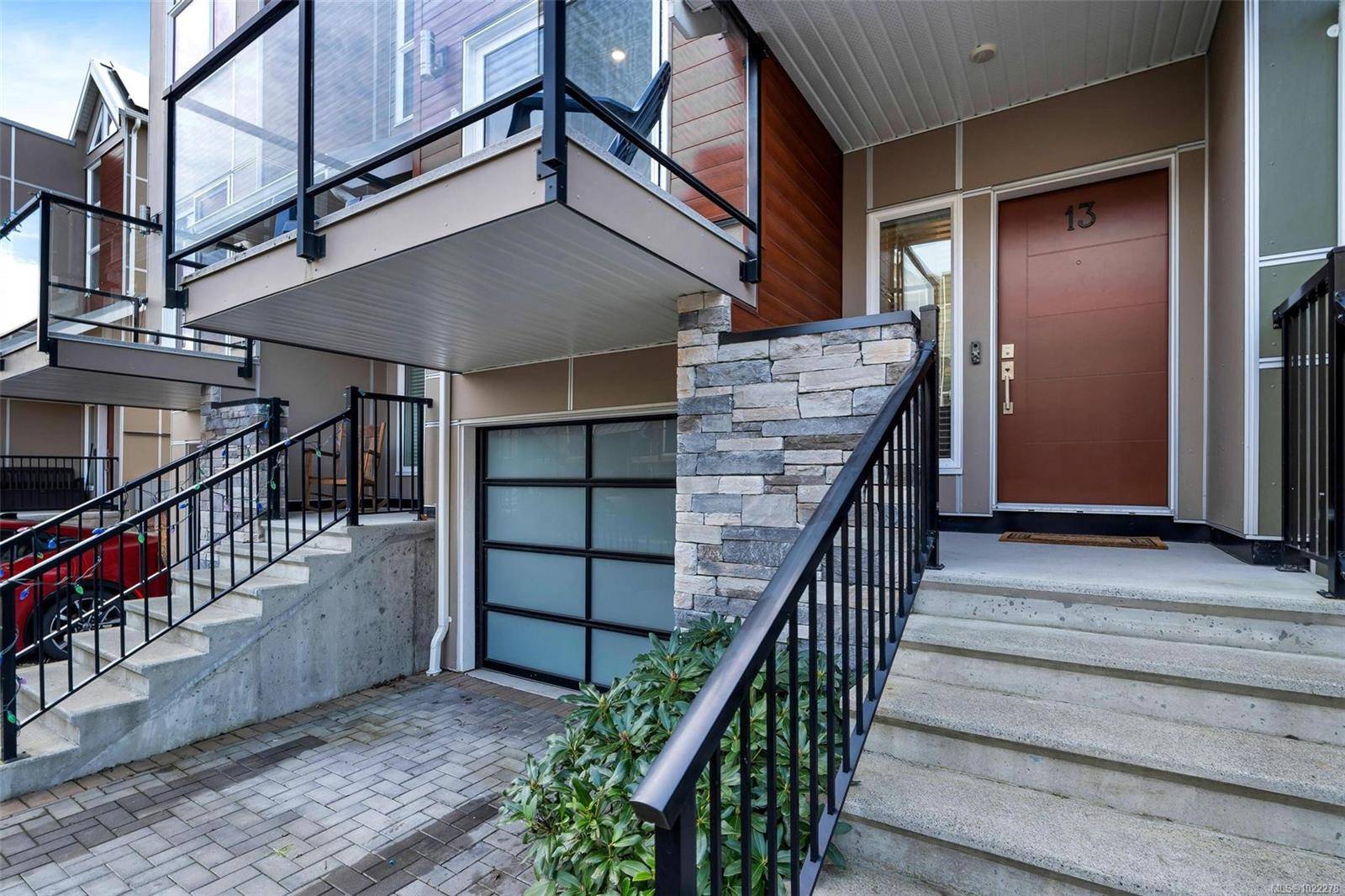 Saanich, BC V8Z 5K8,4355 Viewmont Ave #13