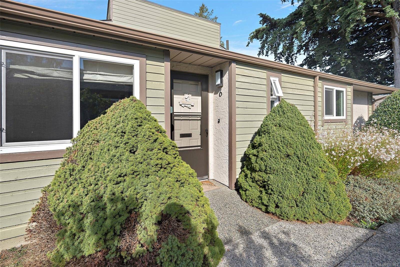 Sidney, BC V8L 3B3,10008 Third St #6