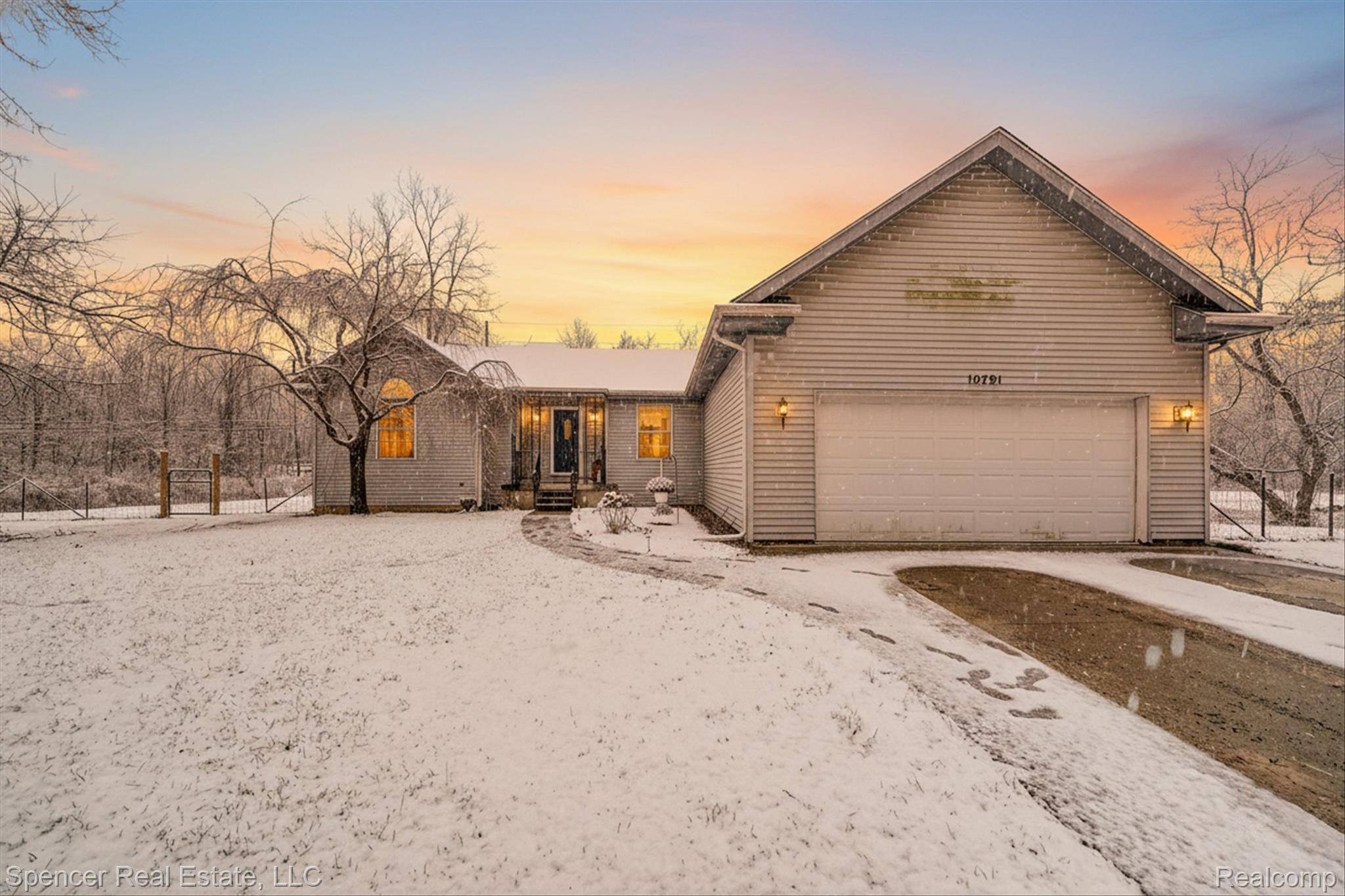 Davisburg, MI 48350,10791 Rattalee Lake RD