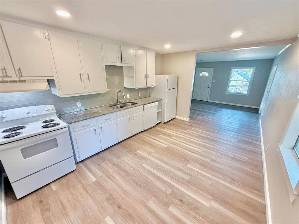 Denison, TX 75021,428 E Elm Street