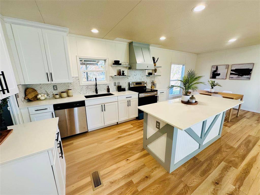 Grand Prairie, TX 75054,51 Spring Creek Circle