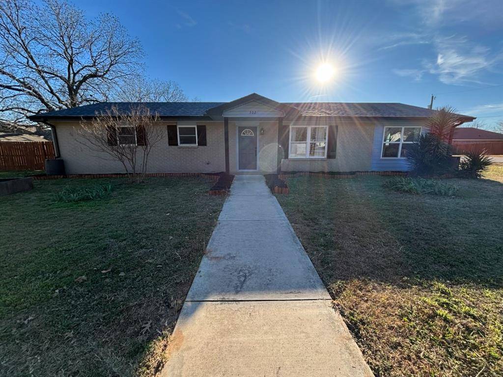 Alvord, TX 76225,302 E Washington Street