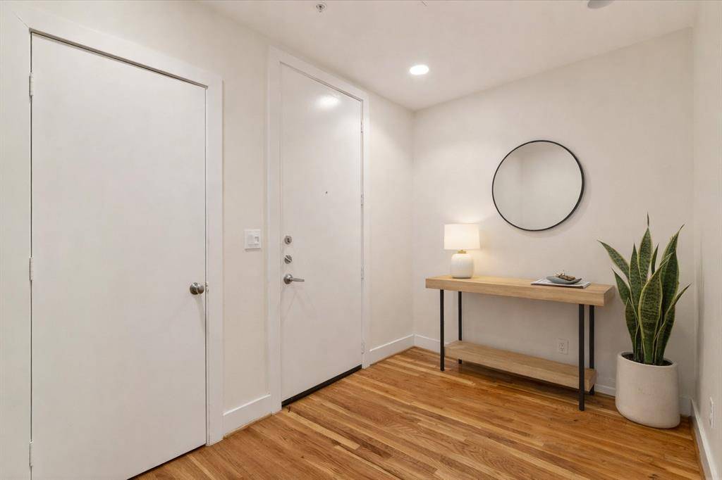 Addison, TX 75001,5055 Addison Circle #409