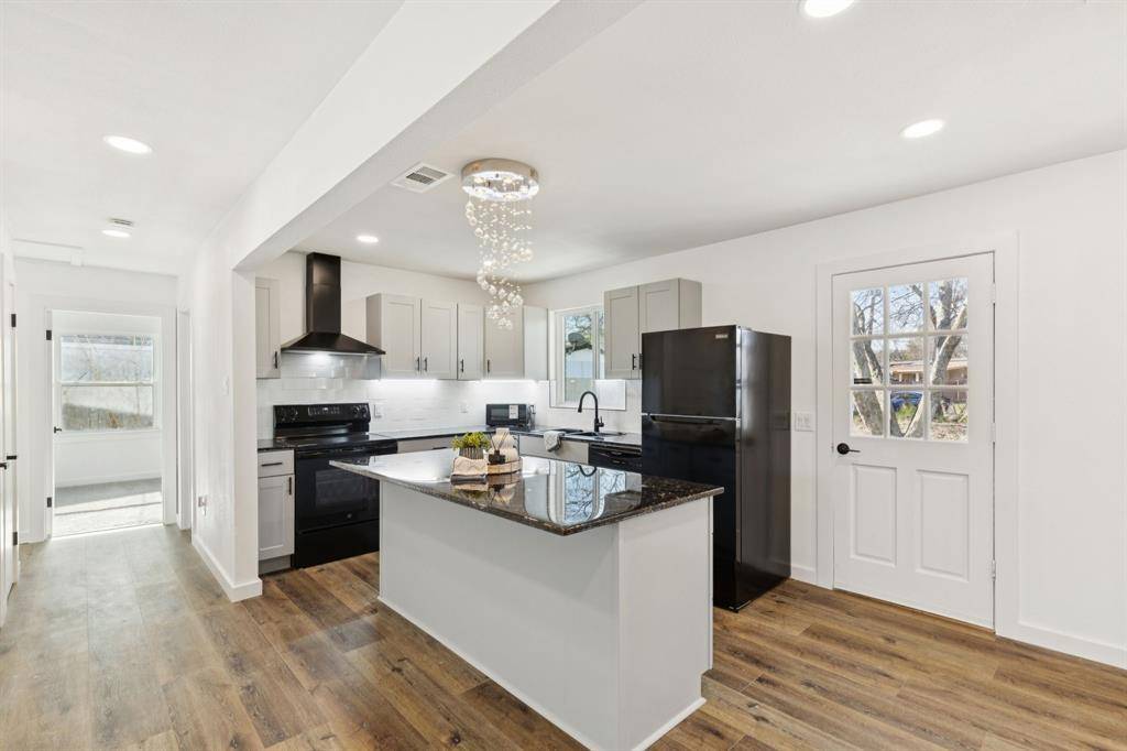 Dallas, TX 75228,10325 Maylee Boulevard