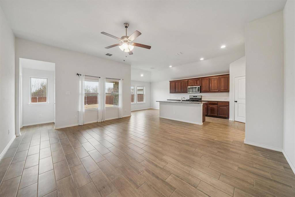 Royse City, TX 75189,5652 Huffines Boulevard