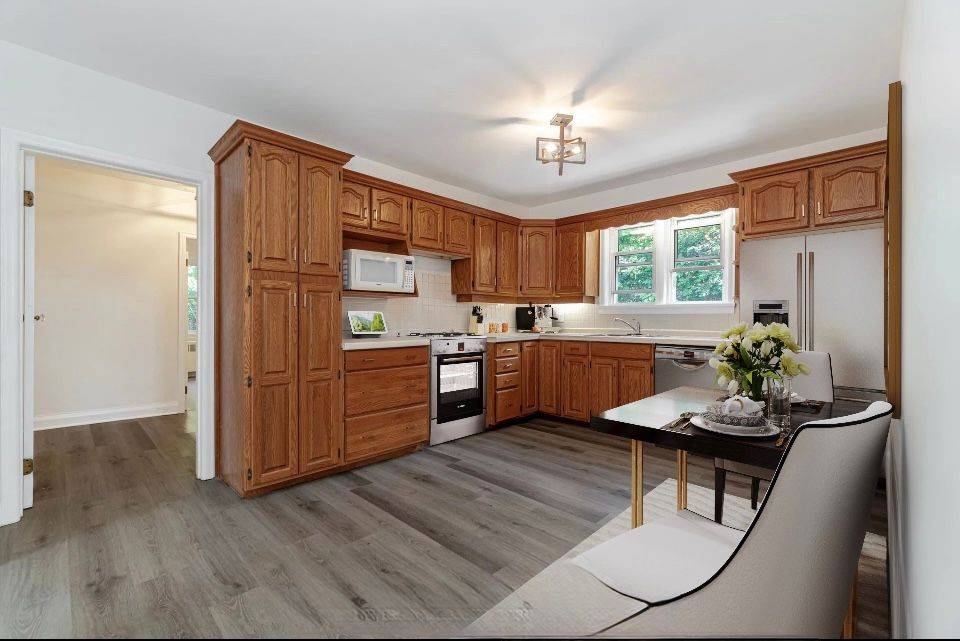 Oshawa, ON L1H 4Y8,501 Howard ST