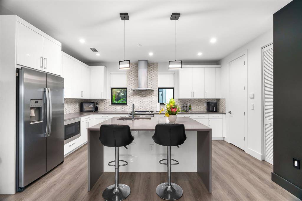 Wilton Manors, FL 33305,553 NE 21 #553