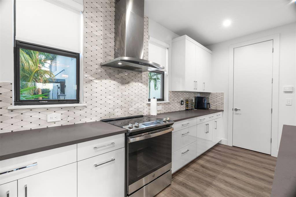 Wilton Manors, FL 33305,553 NE 21 #553