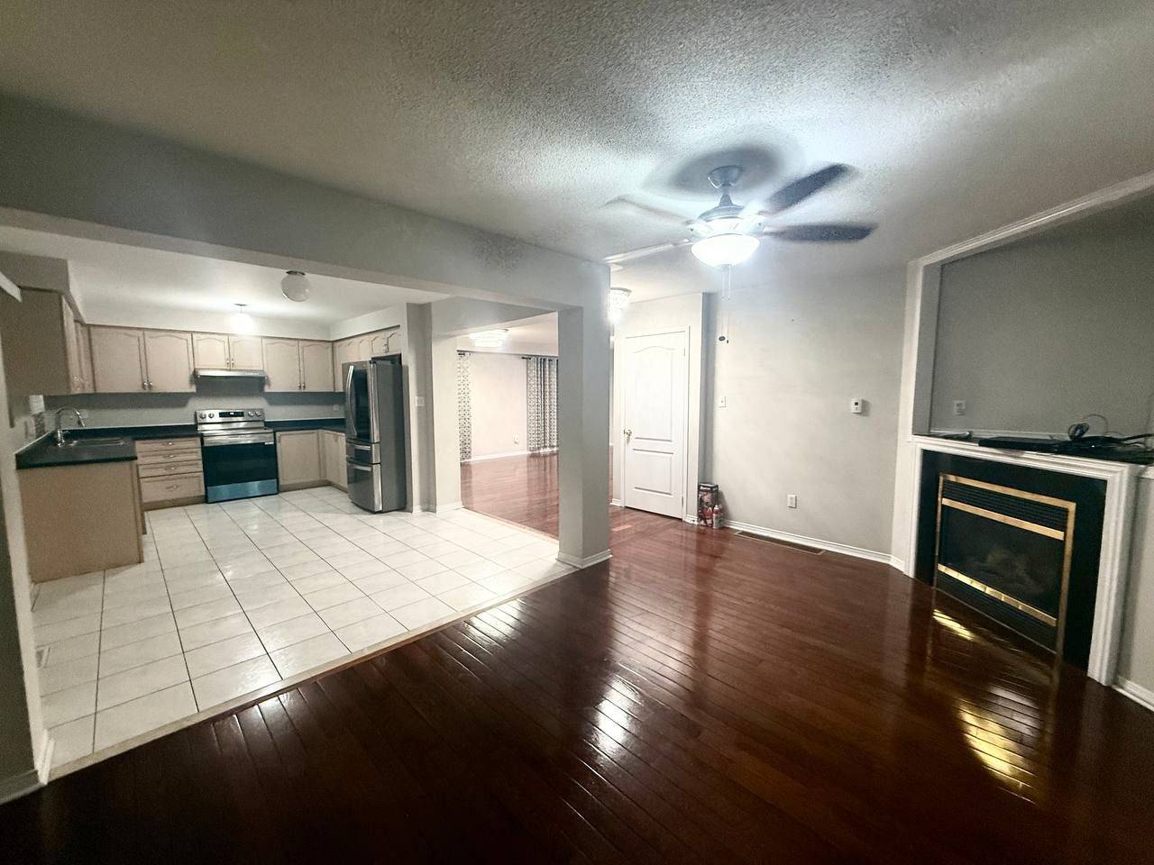 Brampton, ON L7A 3R5,85 Botavia Downs N