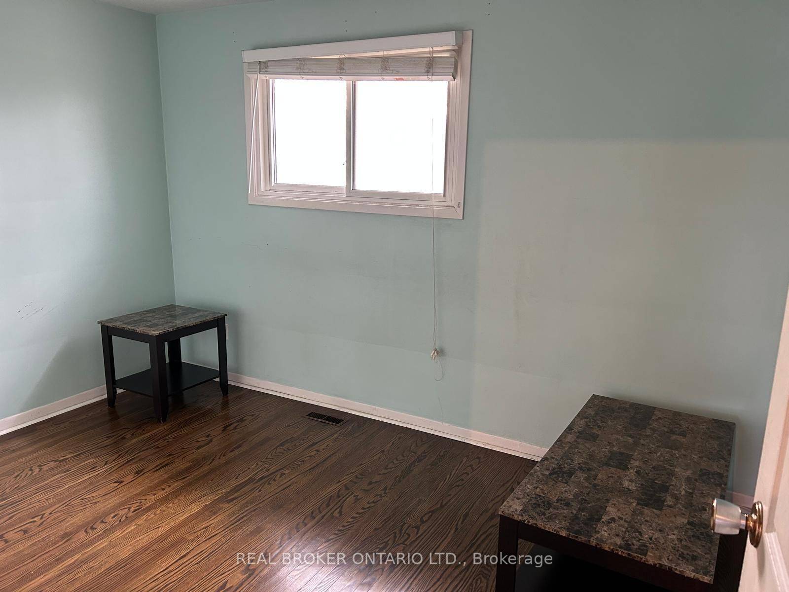 Brampton, ON L6W 1A2,5 Caldwell CRES #Room 2