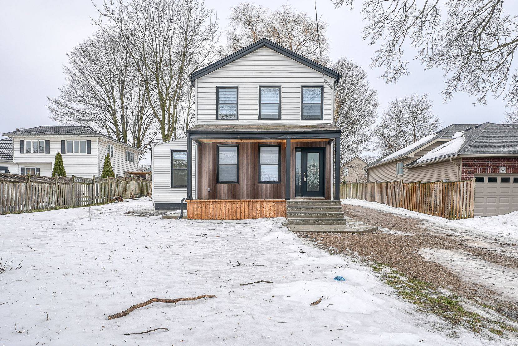 Ingersoll, ON N5C 2M5,241 Charles ST W