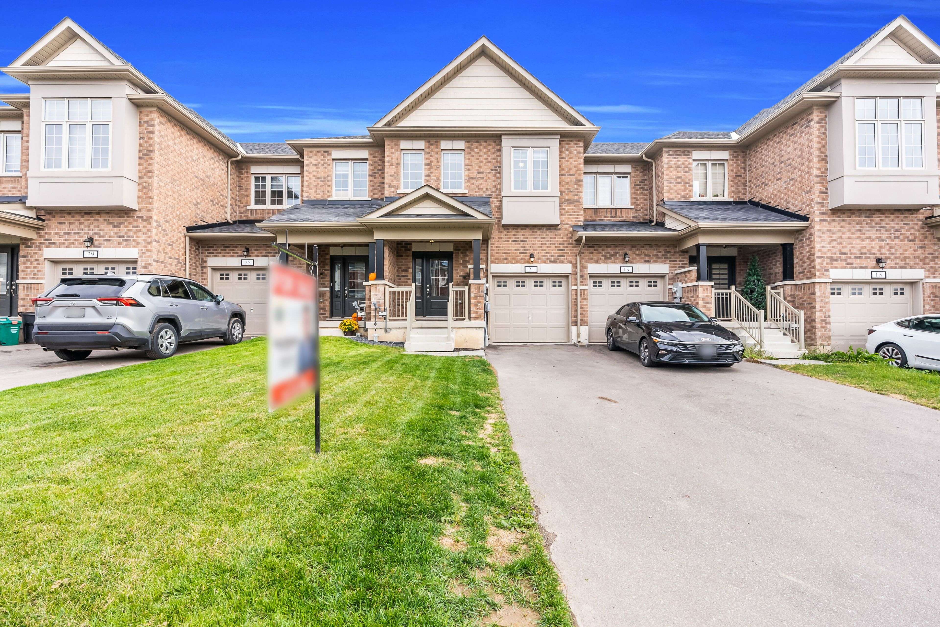 Thorold, ON L0S 1A0,21 Sapphire WAY