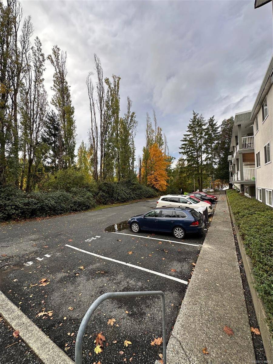 Nanaimo, BC V9R 2A4,999 BOWEN Rd #5109