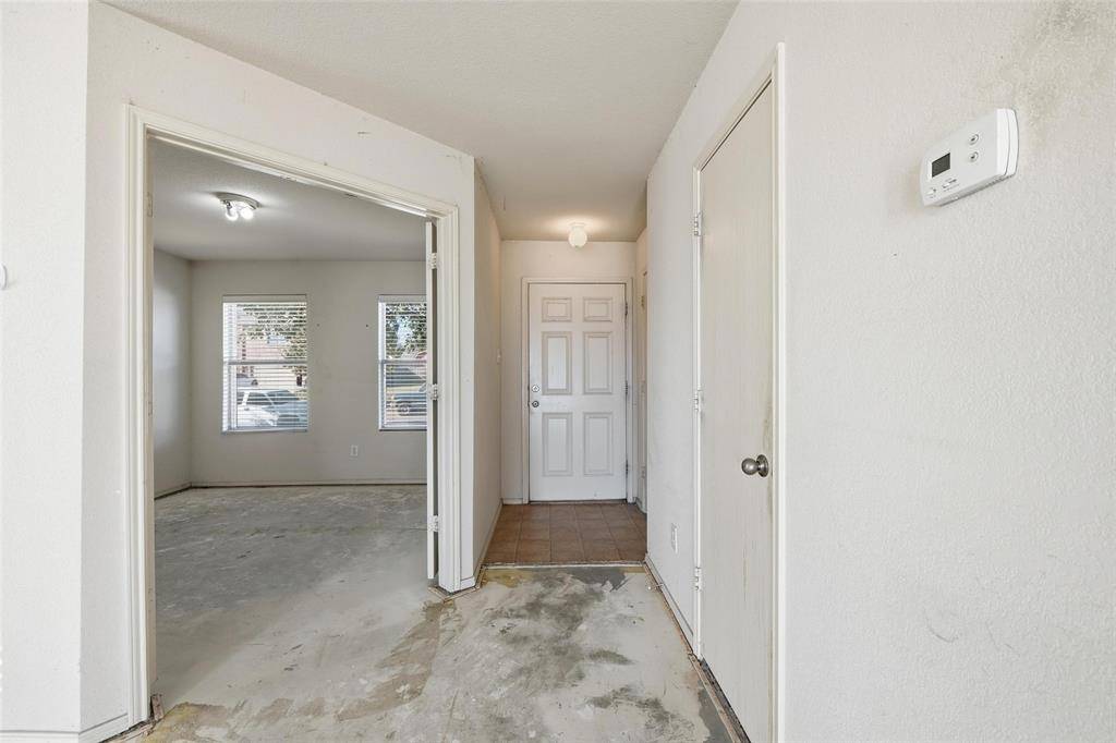 Saginaw, TX 76131,717 Redwing Drive