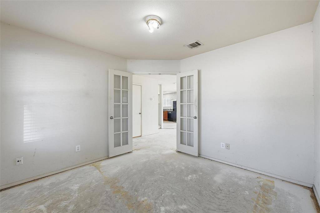 Saginaw, TX 76131,717 Redwing Drive