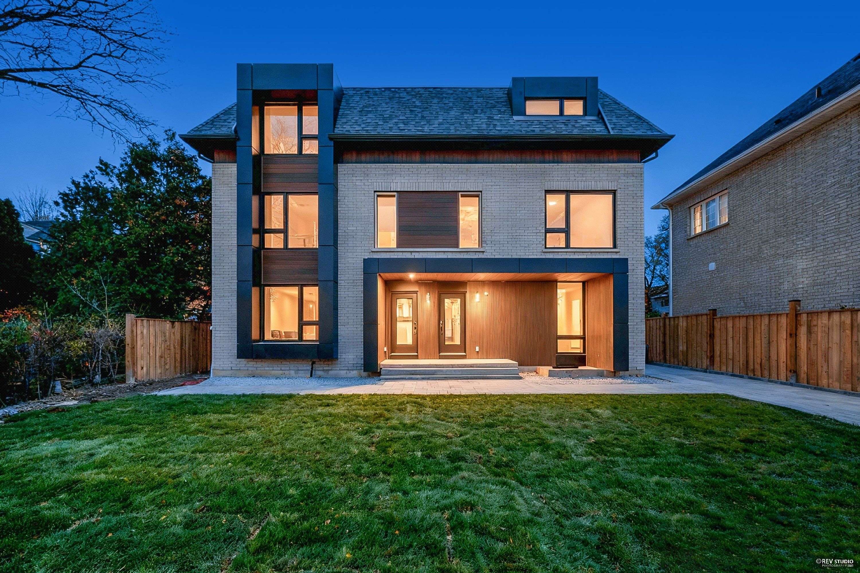 Toronto C07, ON M2R 2C9,25 Devondale AVE #Unit#2