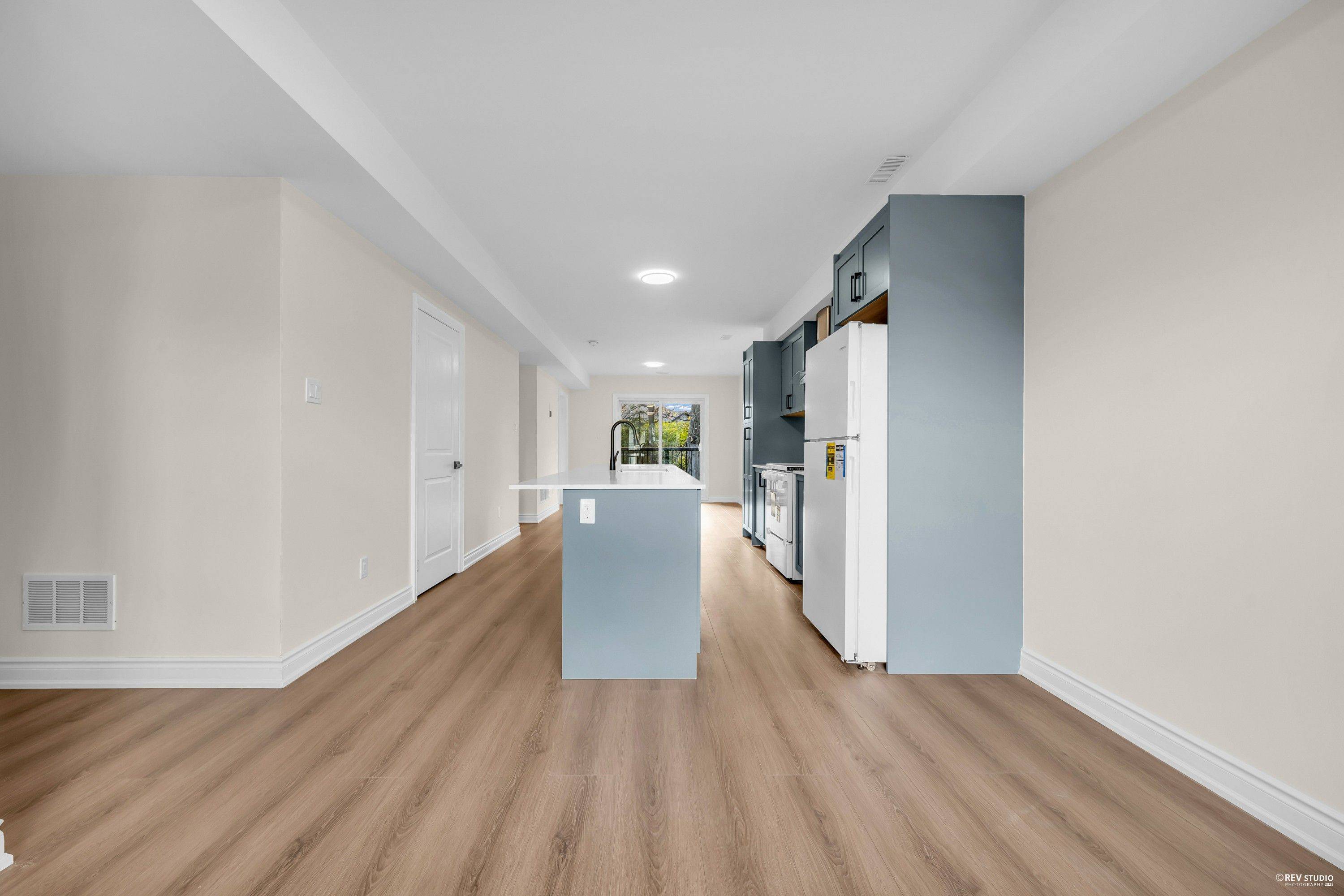 Toronto C07, ON M2R 2C9,25 Devondale AVE #Unit#2