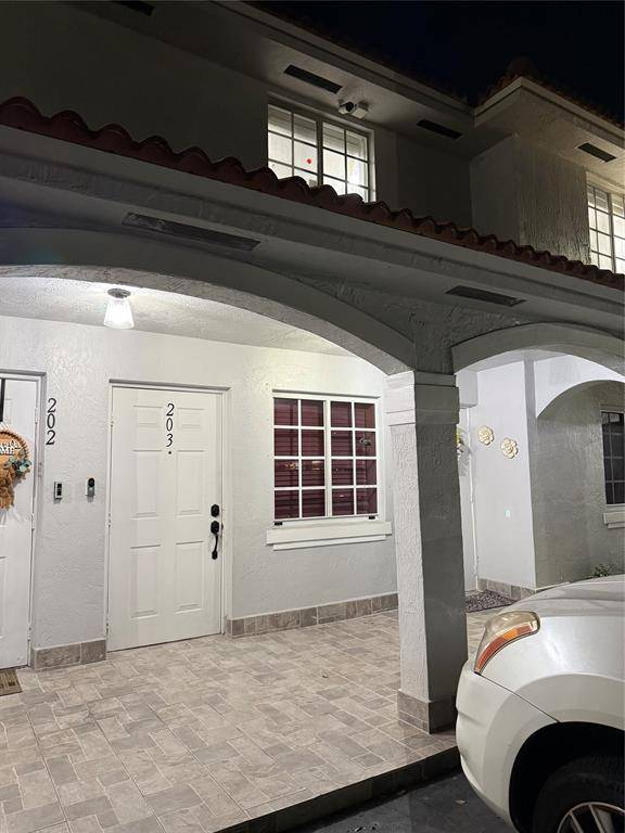 Hialeah, FL 33018,3526 W 76th St #203