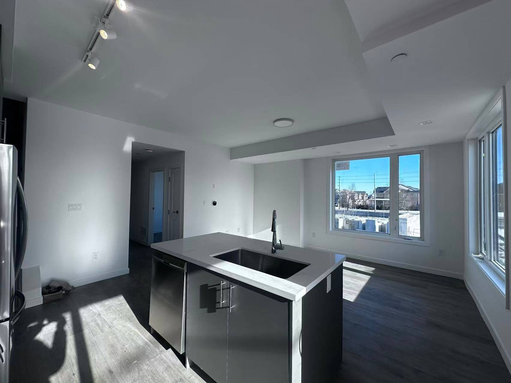 Markham, ON L3S 3R7,30 Markdale LN #12