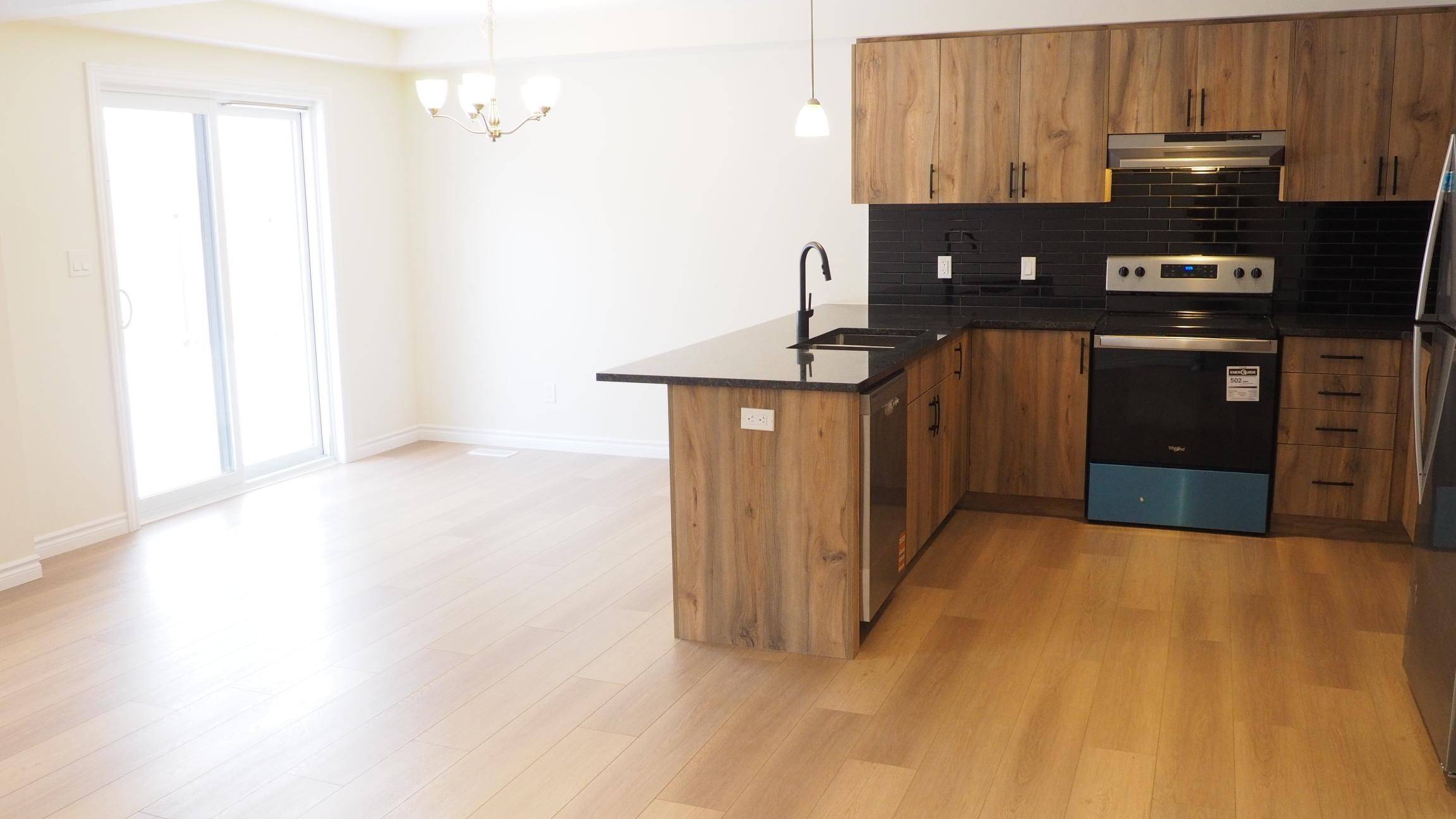 Stratford, ON N5A 6S6,8 Riddell DR