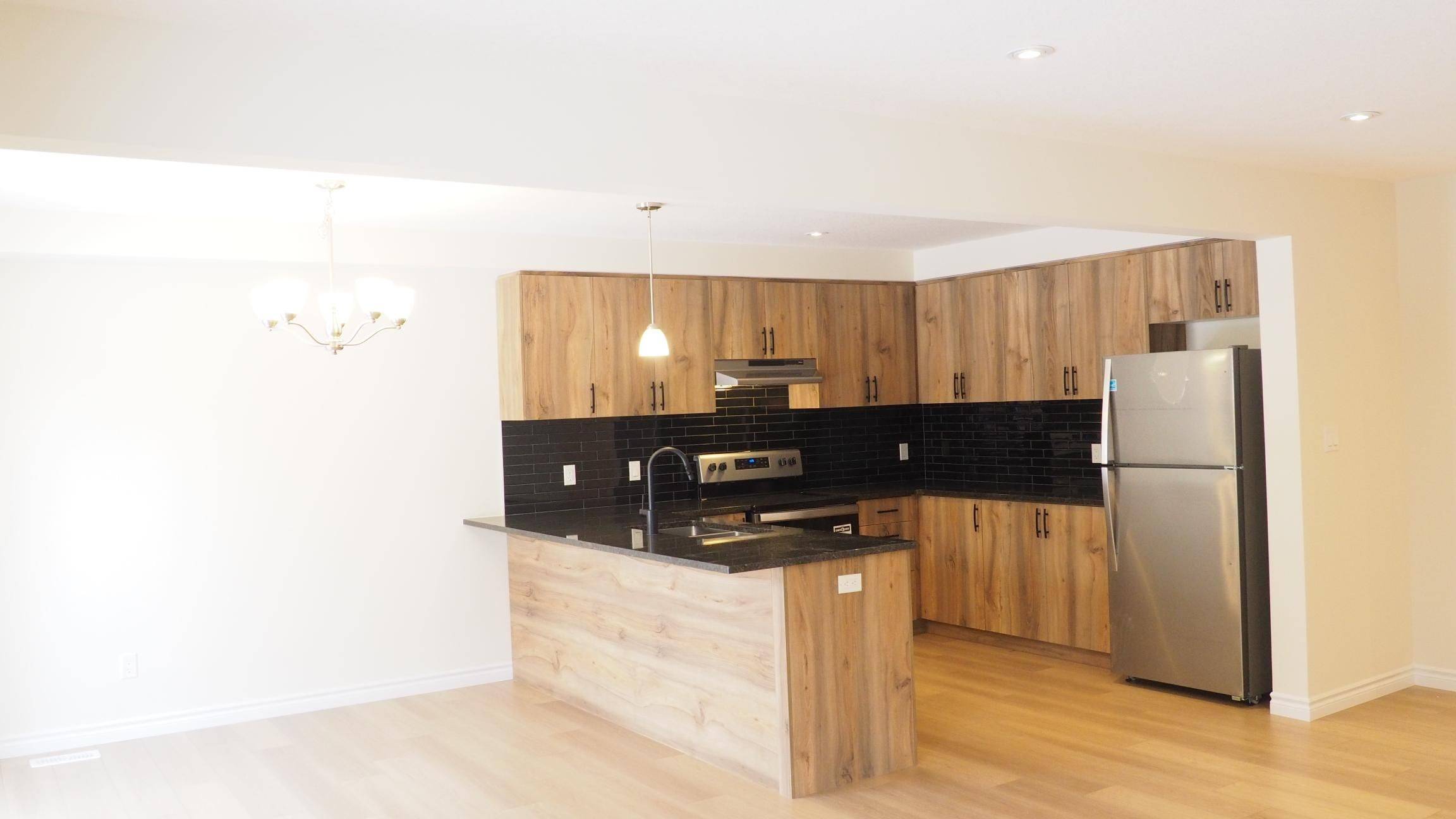 Stratford, ON N5A 6S6,8 Riddell DR