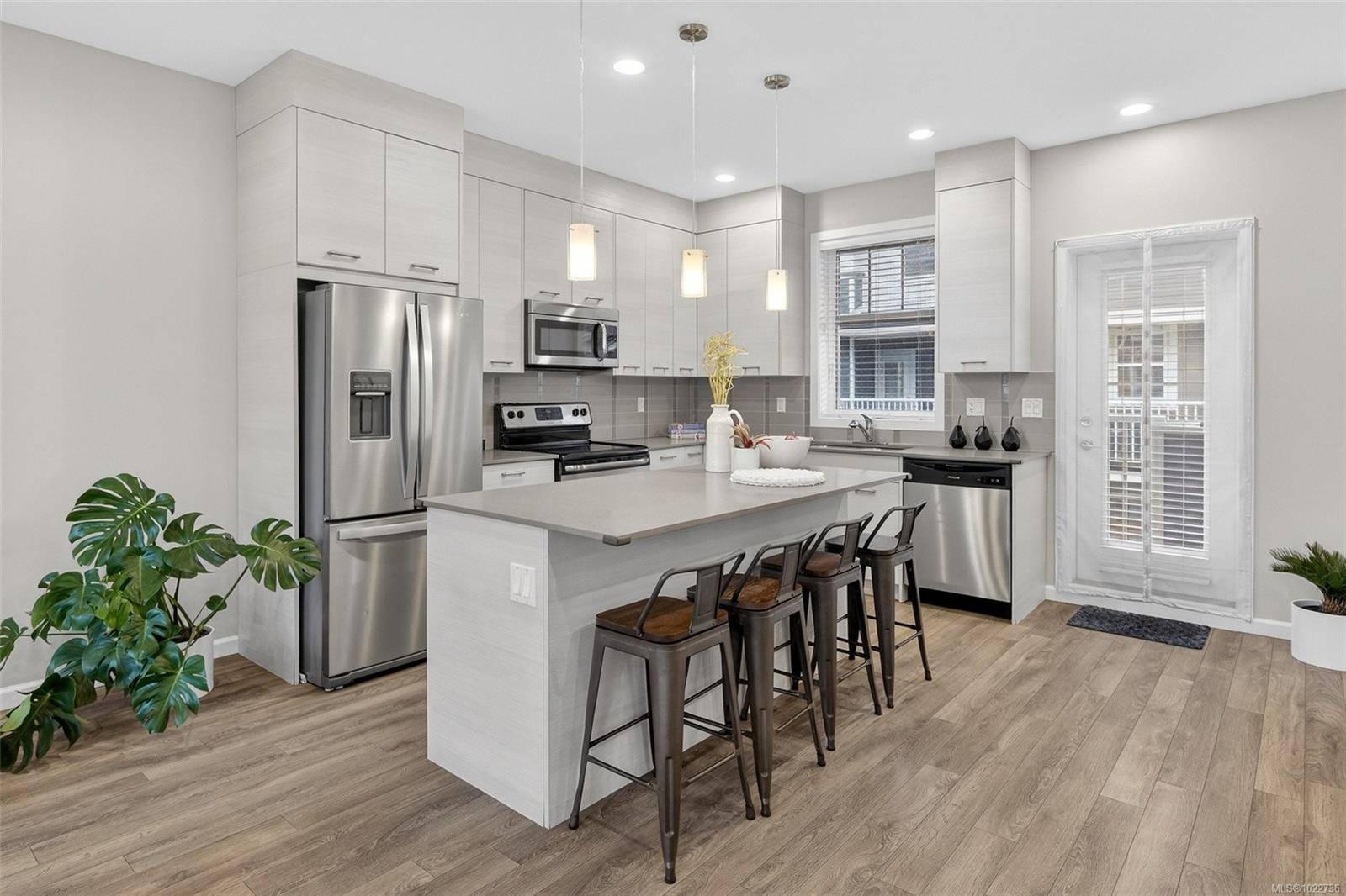 Saanich, BC V8Z 3P9,3356 Whittier Ave #13