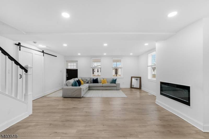 Evesham Twp., NJ 08053,15 W Main St