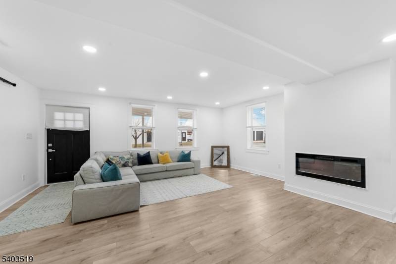 Evesham Twp., NJ 08053,15 W Main St