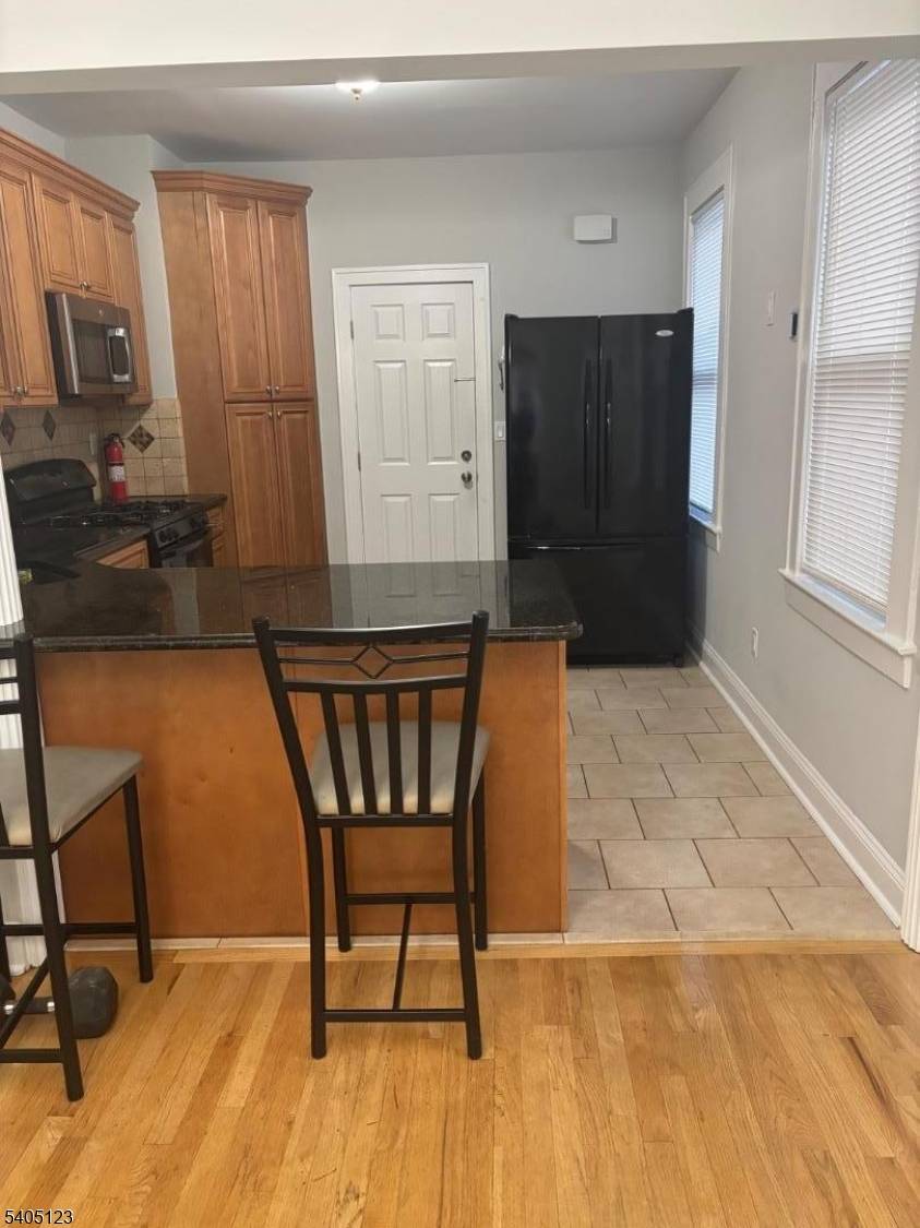 Elizabeth City, NJ 07201,917 Madison Ave