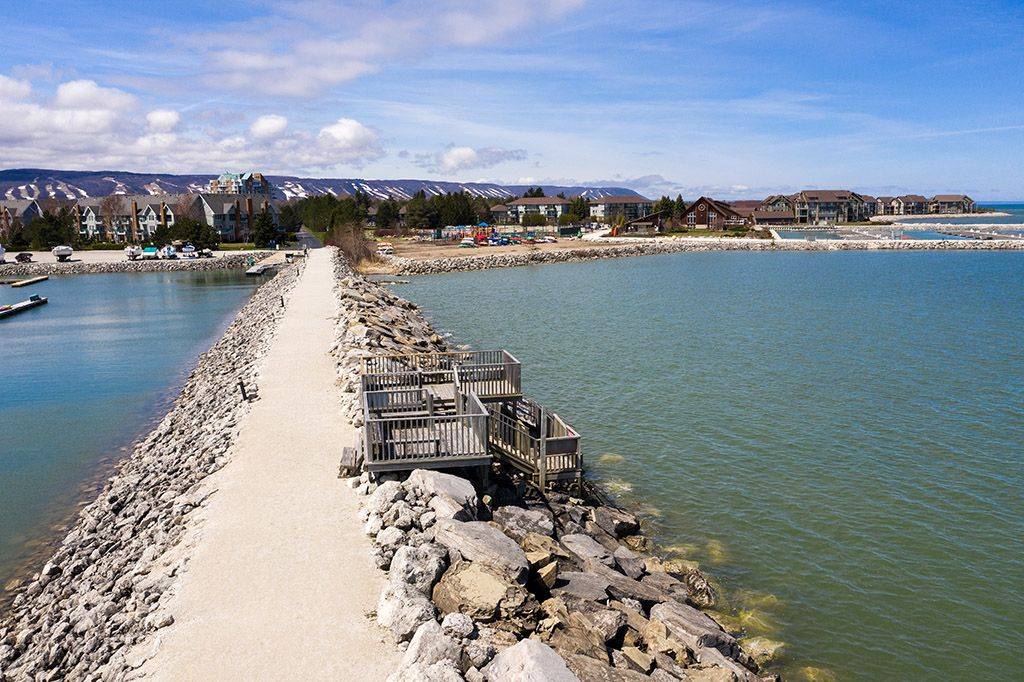 Collingwood, ON L9Y 5C6,16 Ramblings WAY #84