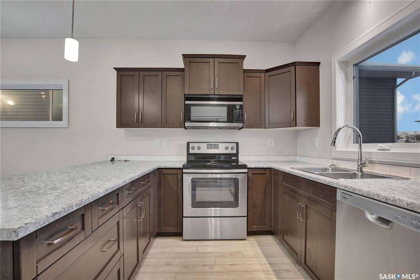 Martensville, SK S0K 2T1,1069 Parr Hill DRIVE