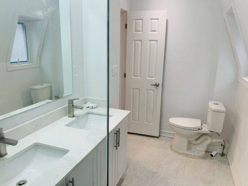 Toronto W03, ON M6E 4L1,283 Harvie AVE