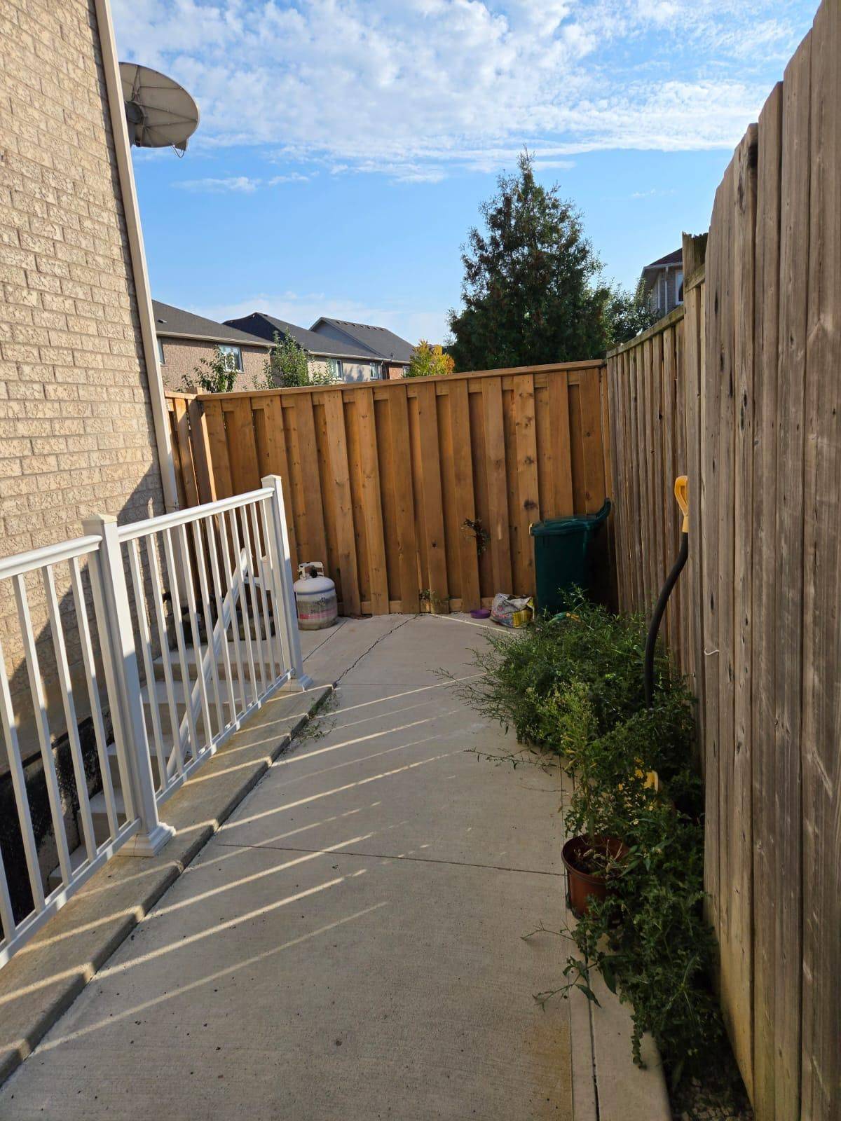 Milton, ON L9T 6W8,446 PETITTE TRAIL CT #BASEMENT