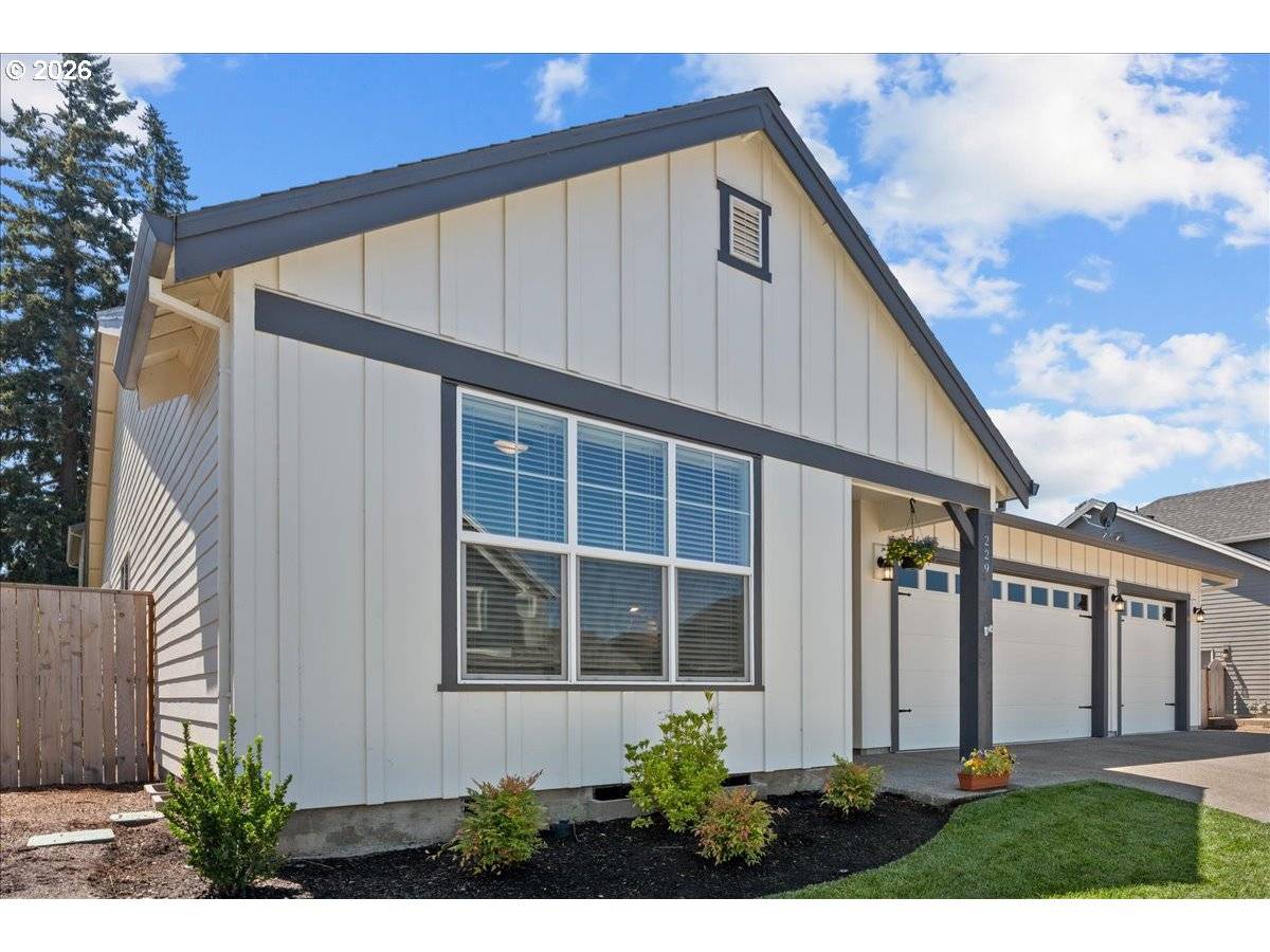 Canby, OR 97013,229 NE 17TH AVE