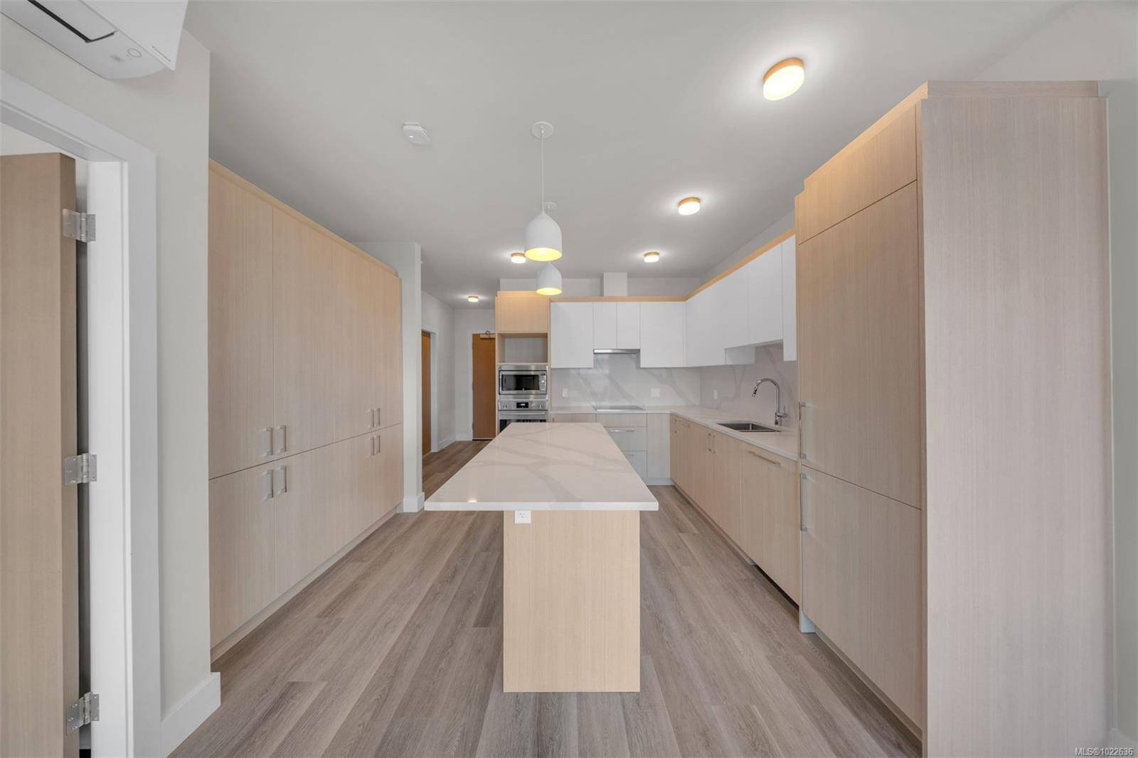 Esquimalt, BC V9A 2N7,622 Admirals Rd #1009