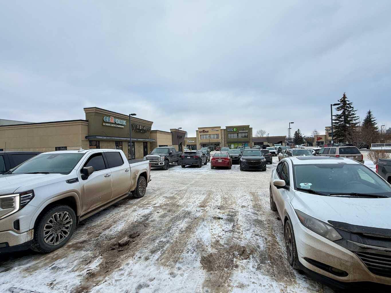 Red Deer, AB T4N 7C3,5212 48 ST #A105