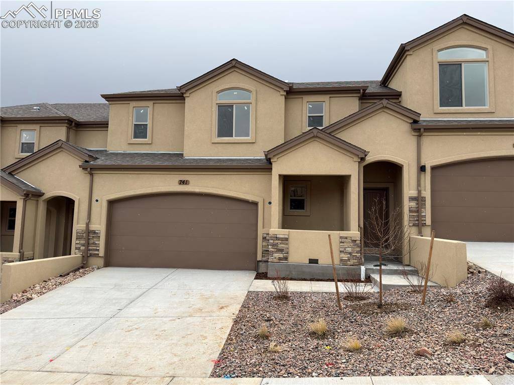 Colorado Springs, CO 80907,741 Little Bear GRV