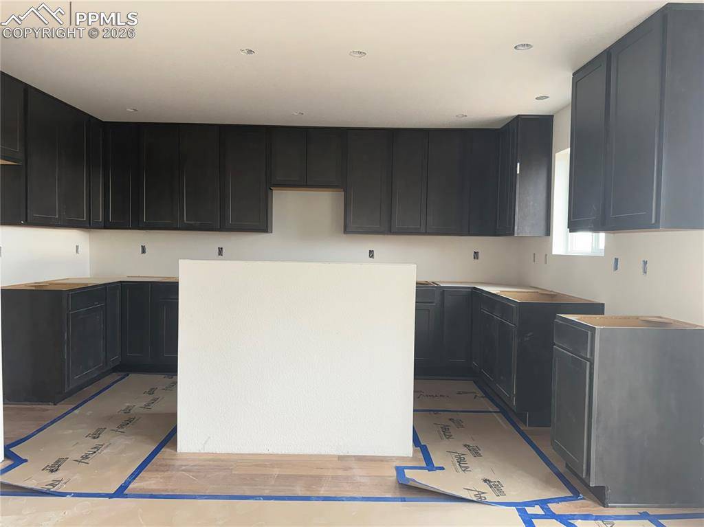 Colorado Springs, CO 80907,741 Little Bear GRV