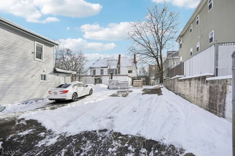 Paterson City, NJ 07522,123 Belmont Ave