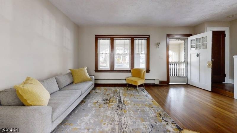 Roselle Park Boro, NJ 07204,526 Spruce St