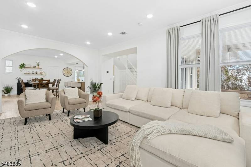 Linden City, NJ 07036,721 Summit St