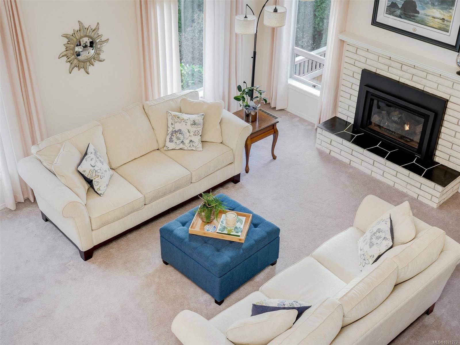 Saanich, BC V8X 4T1,4179 Tuxedo Dr