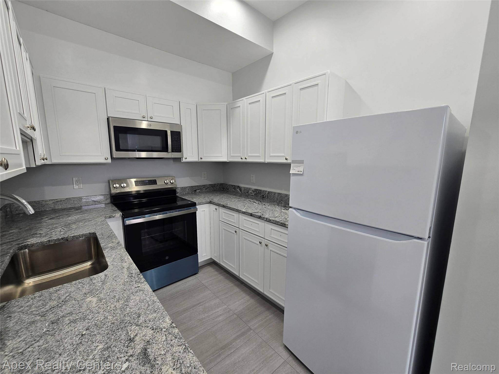 Detroit, MI 48210,8833 Michigan AVE