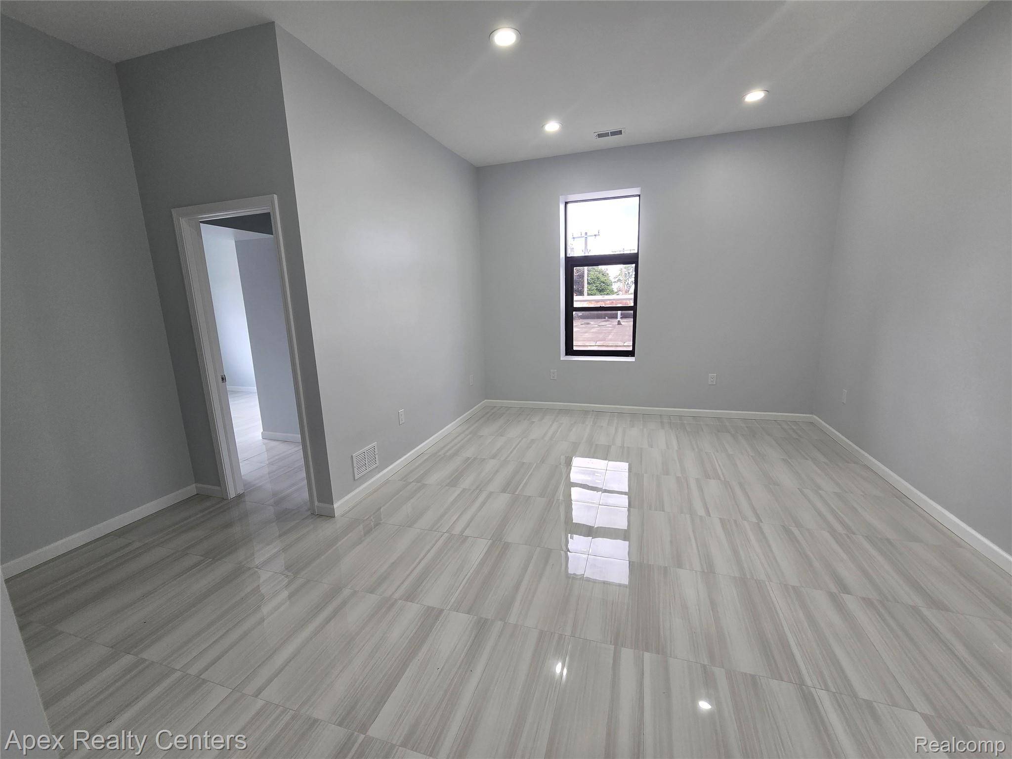 Detroit, MI 48210,8833 Michigan AVE