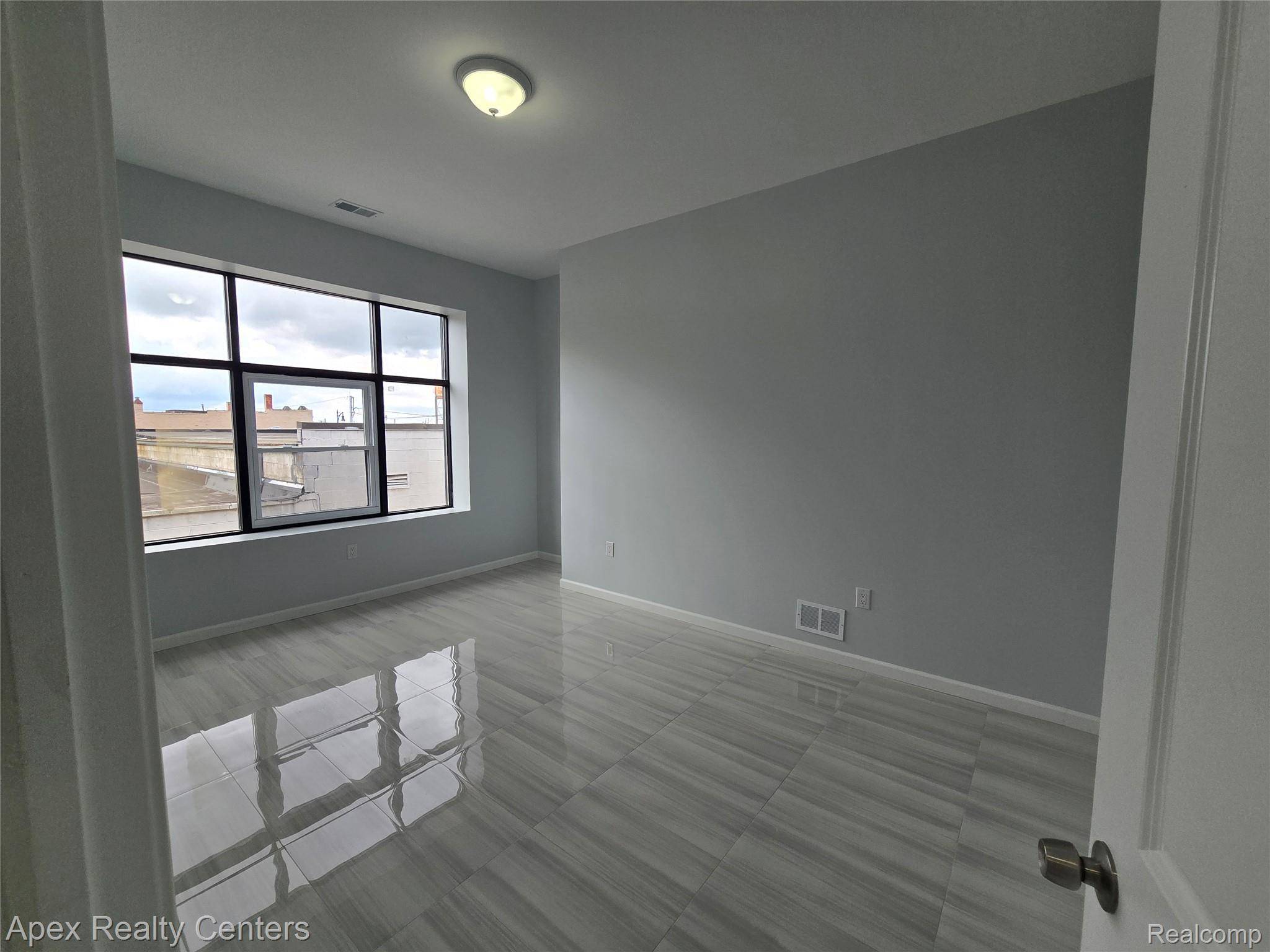 Detroit, MI 48210,8833 Michigan AVE