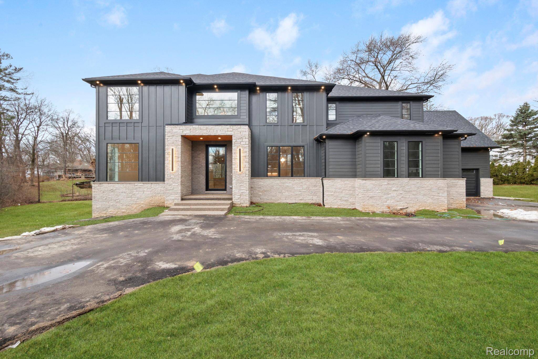 Bloomfield Hills, MI 48304,3636 Forest Hill DR