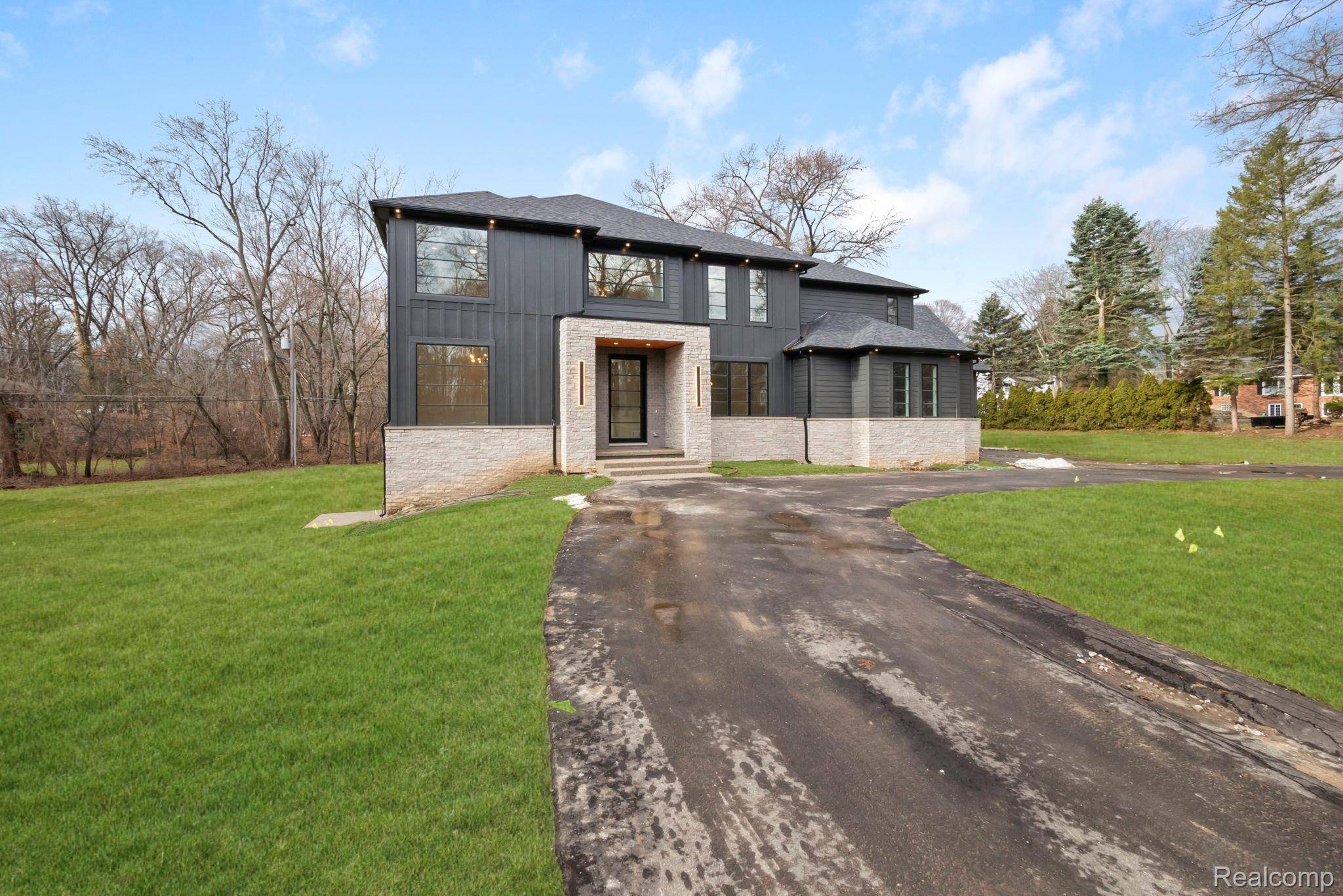 Bloomfield Hills, MI 48304,3636 Forest Hill DR